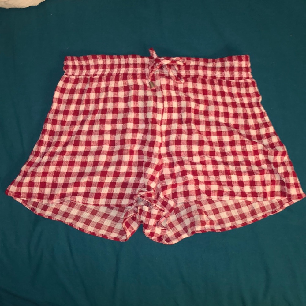 Red and white plaid flowy shorts